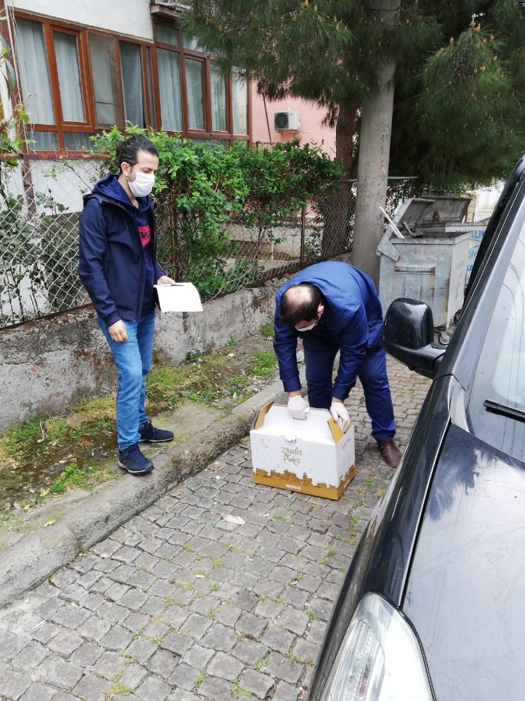 Ayvalık’ta Mehmet Akif Ersoy Ortaokulu’ndan destek kampanyası 