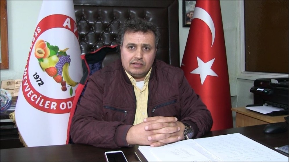 Ayvalık’ta Perşembe günleri kurulan Kuzey Ege’nin en büyük semt pazarı salgın süresince kurulmayacak 