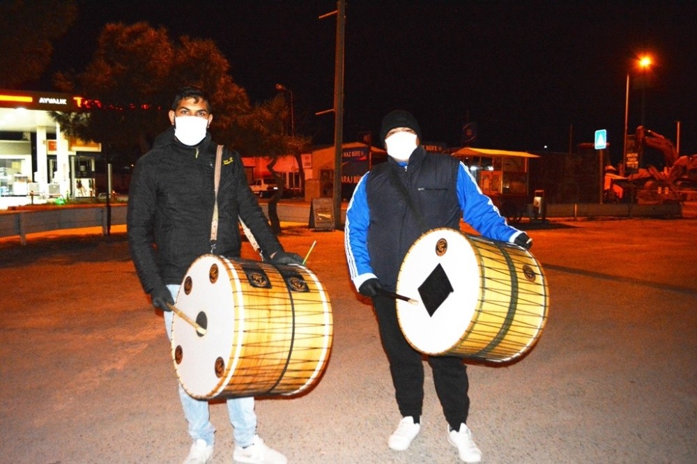 Ayvalık’ta sahur davulcuları destek bekliyor 