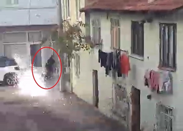 Az daha canından oluyordu! Elektrik teli böyle patladı