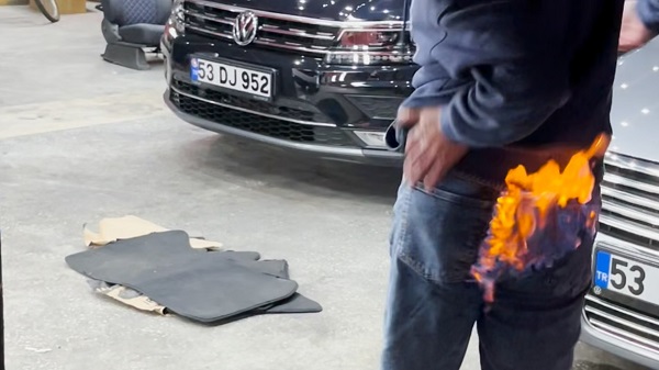 Az daha kendini yakıyordu! Siz siz olun böyle şeyler yapmayın
