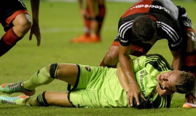 Az kalsın rakibini öldürüyordu