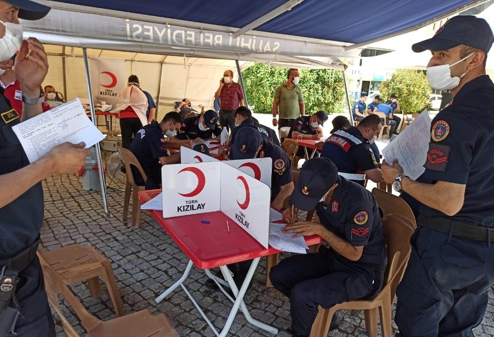 Azalan kan stoklarına Salihli’den tam destek 