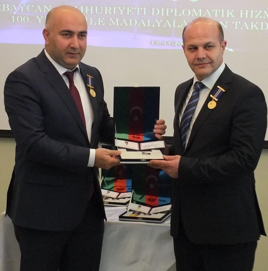 Azerbaycan Cumhurbaşkanı Aliyev’den Gazeteci Şıktaş’a onur madalyası 