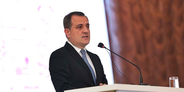 Azerbaycan Dışişleri Bakanı'ndan tepki: Bizi kovup Ermenileri yerleştiriyorlar!