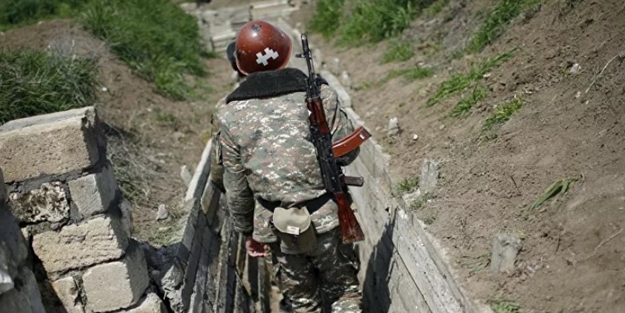 Azerbaycan, Ermenistan'a 44 esir teslim etti