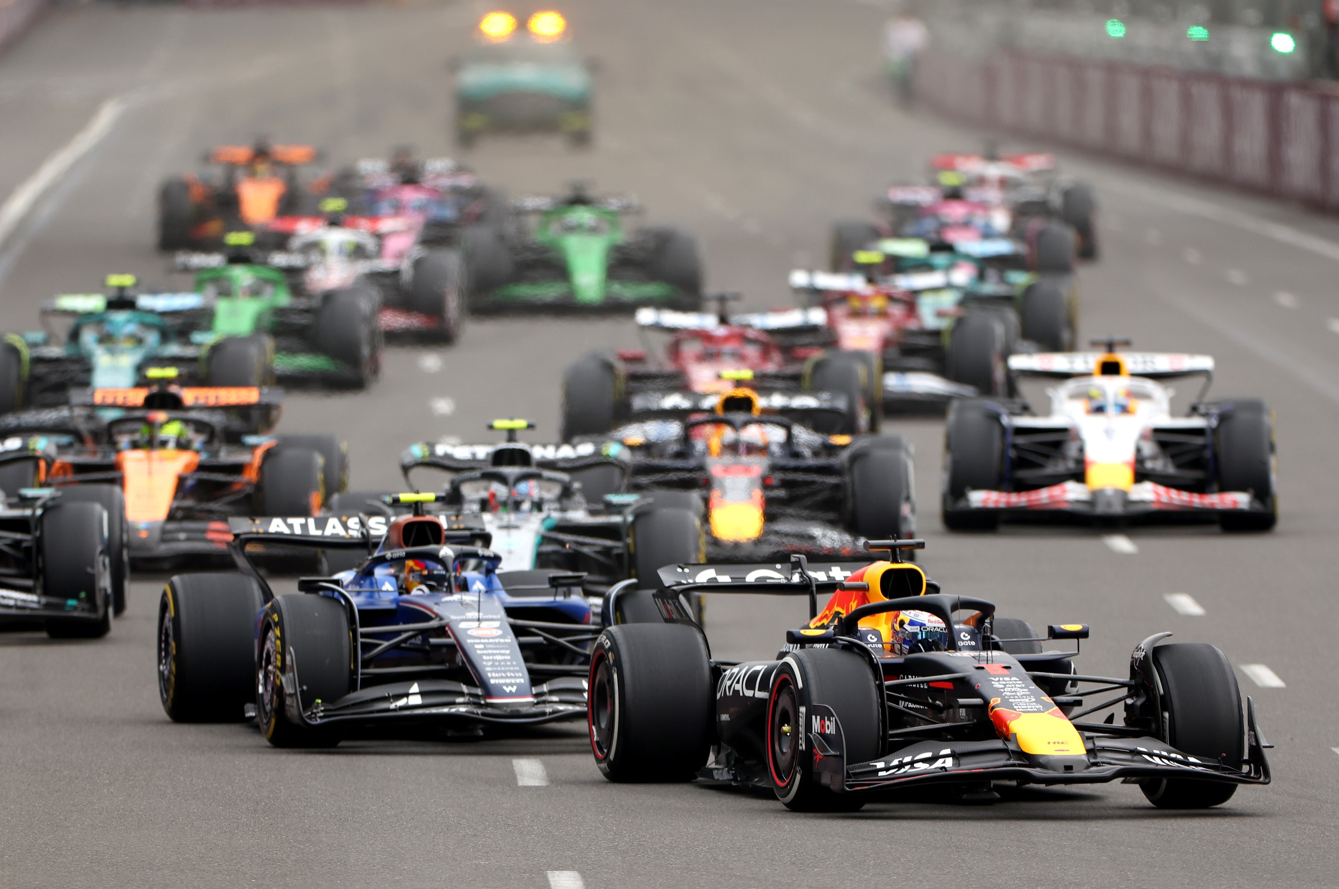 Azerbaycan GP’sinde zafer Verstappen’in oldu