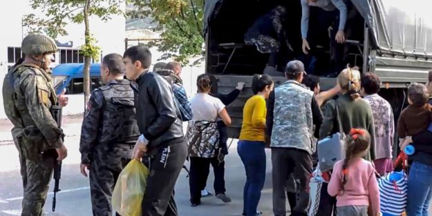 Azerbaycan: "Karabağ'daki Ermeniler Azerbaycan vatandaşlığı için başvuruyorlar"