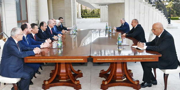 Azerbaycan lideri Aliyev, AK Parti heyetini kabul etti