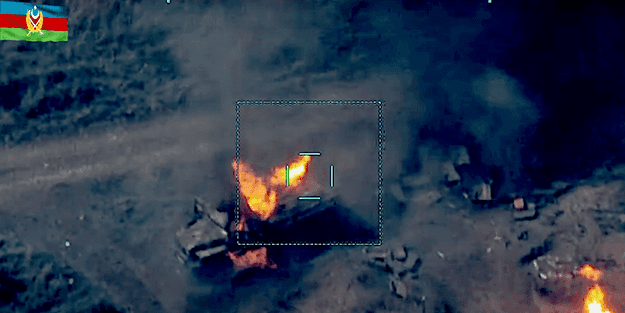 Son dakika! Azerbaycan bayrağı dikti