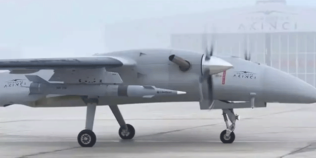 Azerbaycan ordusu, AKINCI TİHA'larla tatbikat yaptı