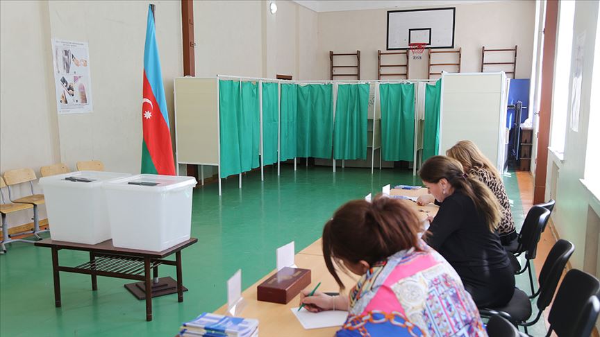 Azerbaycan sandık başında