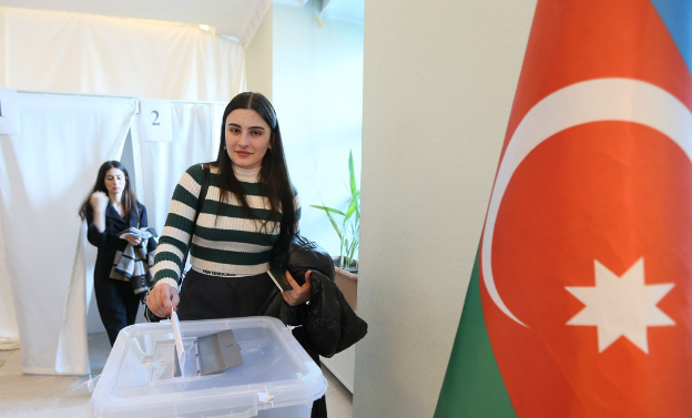 Azerbaycan sandık başında! İşgalden kurtarılan bölgelere sandık kuruldu