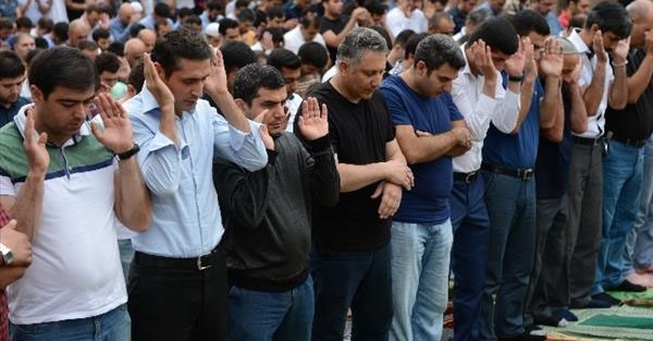 Azerbaycan'da bayram bugün başladı