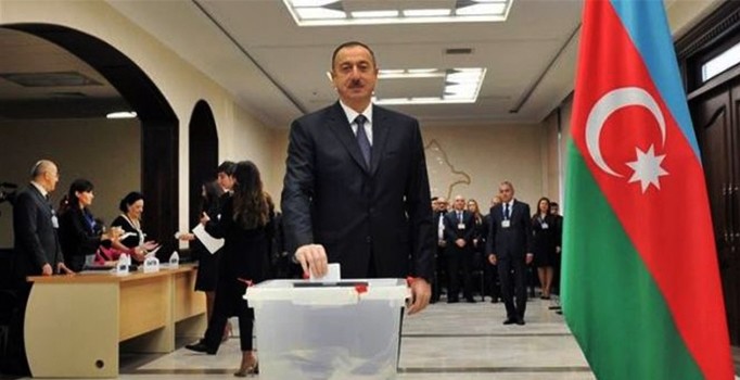 Azerbaycan'da referandum!