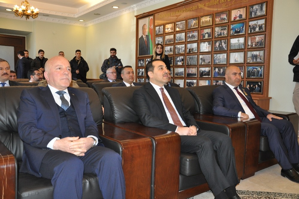 Azerbaycan’ın 100. yıl anısına madalya verildi 