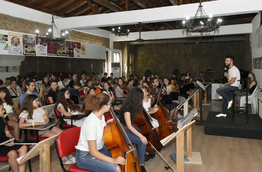 Azerbaycanlı Amal Azim gençlerin konuğu oldu 