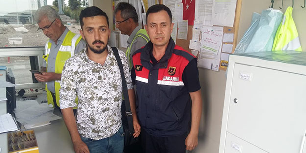 Azerbaycanlı gençten büyük dalgınlık! 55 bin lirayı çöpe attı