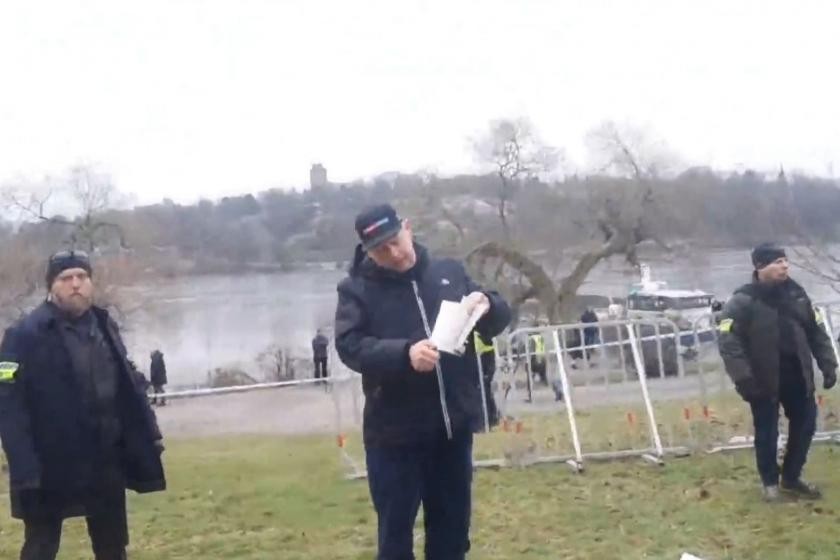 Azerbaycanlı siyaset bilimci Kur'an-ı Kerim'in yakılması olayını kınadı