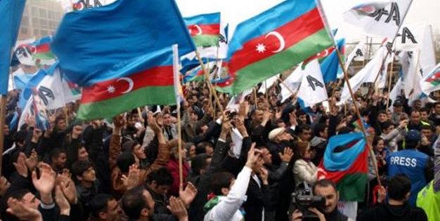 Azerbeycan Referandum'a gidiyor