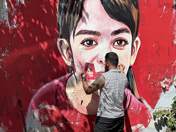 Azeri asıllı ressam, Narin'in resmini çizdi