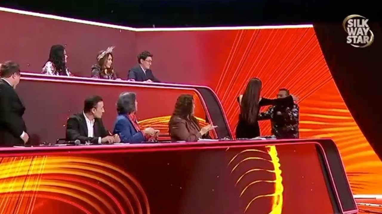 Azeri Samira büyük tepki aldı: Ermeni şarkıcıya 12 puan verdi kucakladı