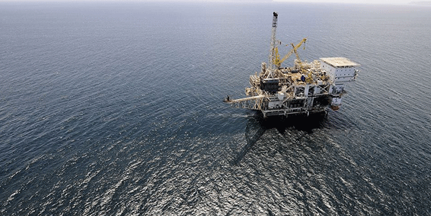 Azeriler dünyaya duyurdu: Su ararken doğalgaz bulan Türkiye oraya iniyor