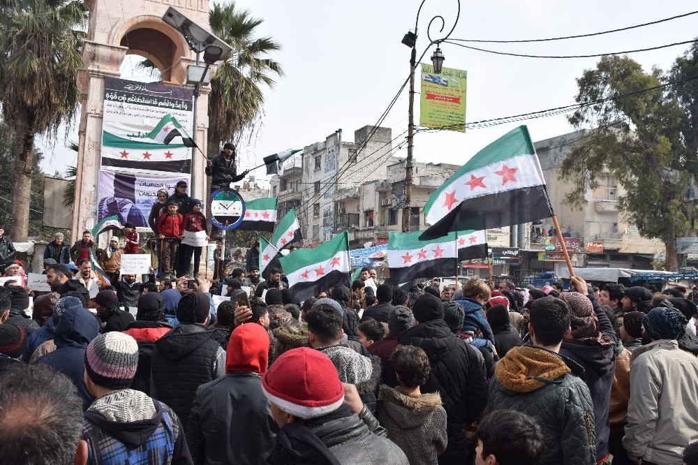 Azez halkından rejim karşıtı protesto 