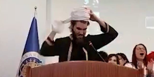 Azgın azınlığa uyarı! Şaklabanlığınıza sarığı cübbeyi alet etmeyin