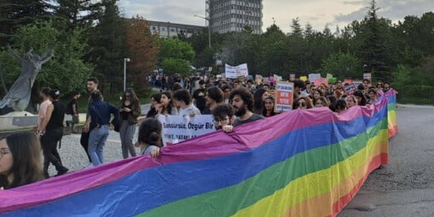 Azgın azınlık yerinde durmuyor! LGBT bayraklarıyla yürüdüler Kılıçdaroğlu'na da...