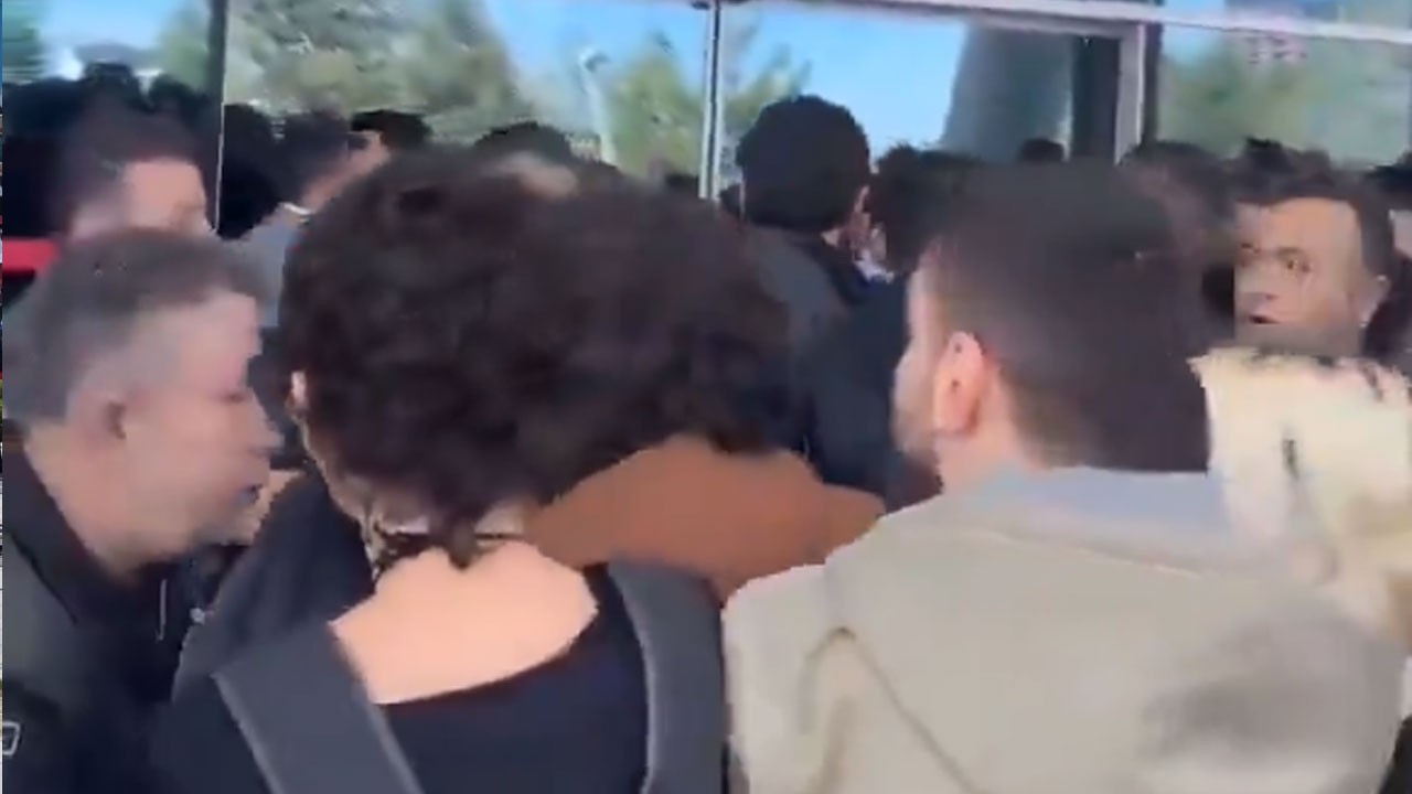 Azgınlar üniversiteyi karıştırdı! LGBT’li sapkınlardan aile konferansına saldırı