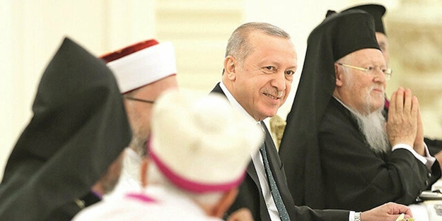 Azınlık cemaat temsilcileri: İftar muhteşemdi, Erdoğan bizi gözleri ve yüreğiyle kucakladı!