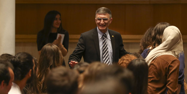 Aziz Sancar: ABD'de bu türküyü dinler ağlardım
