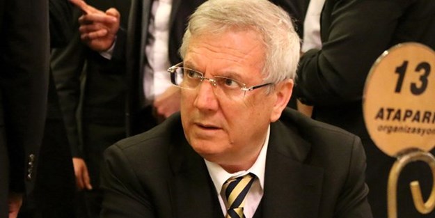 Aziz Yıldırım'ın pozu sosyal medyayı salladı!