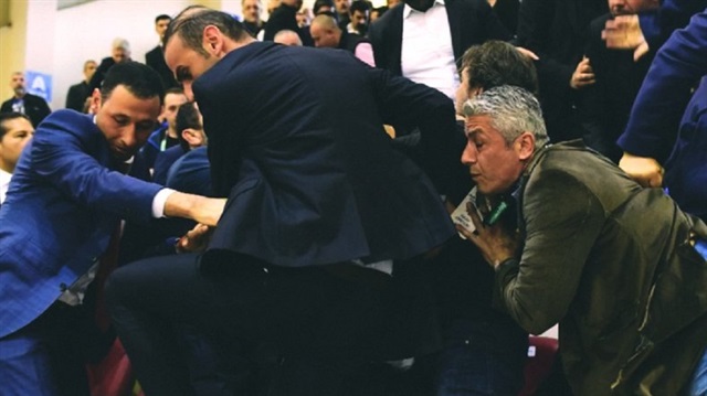 Aziz Yıldırım bir kez daha saldırdı