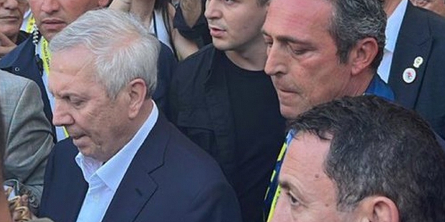 Aziz Yıldırım kürsüye gelerek bakın neler söyledi! Ali Koç taraftarları coştu...