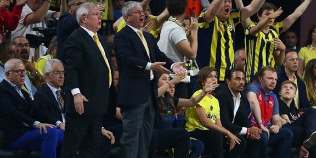 Aziz Yıldırım'ın çılgına döndüğü an!