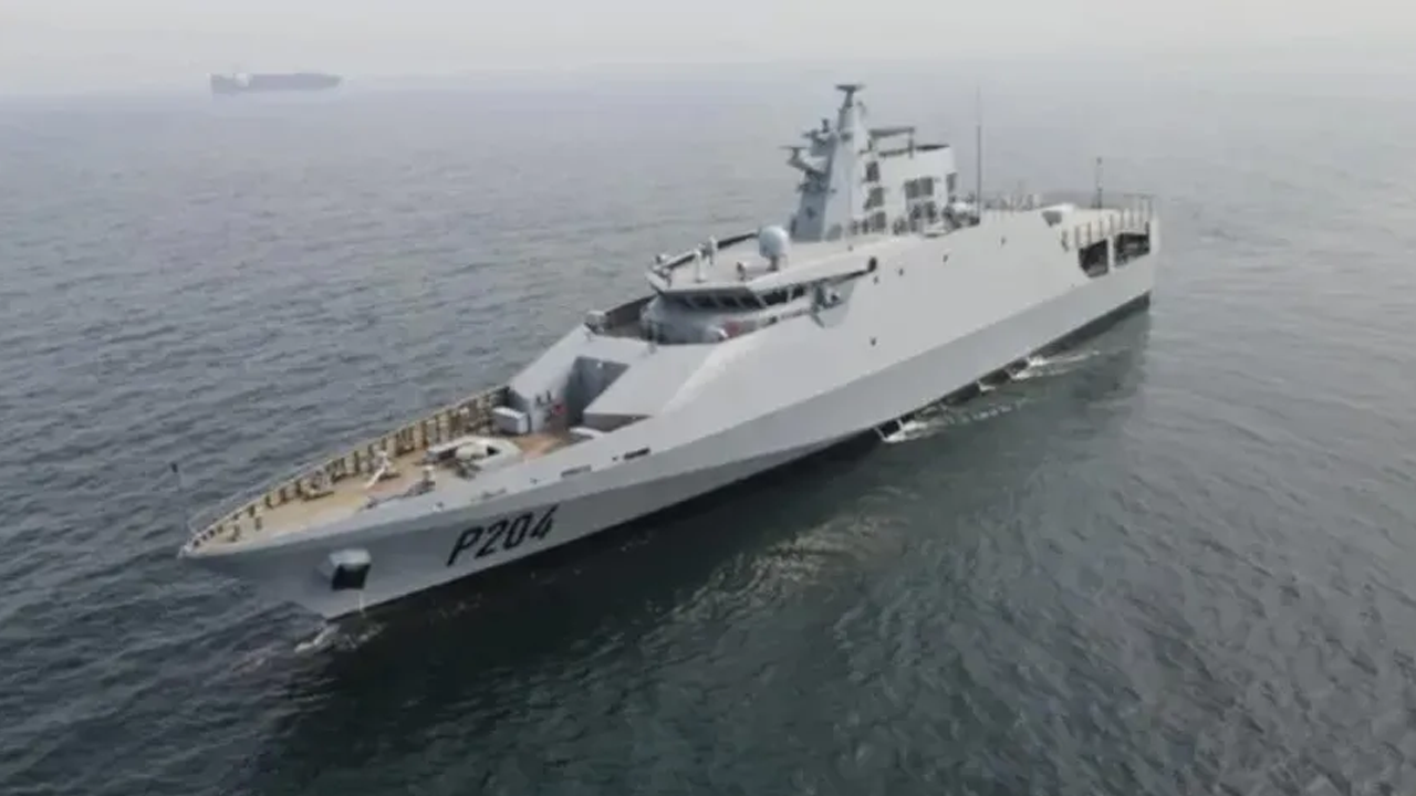 Aziz Yıldırım'ın ürettiği savaş gemisi testlerden geçti!