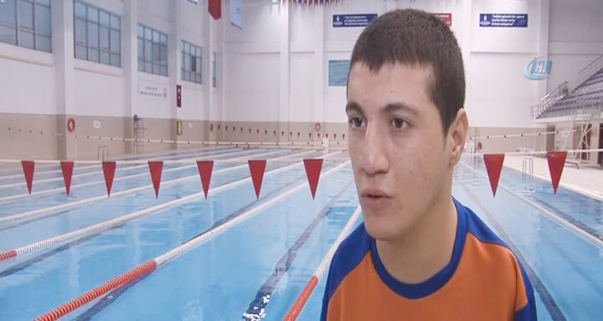 Azmi ile 'engel' tanımayan balık adam