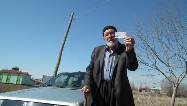 Azmin yaşı yok! 82 yaşında ...