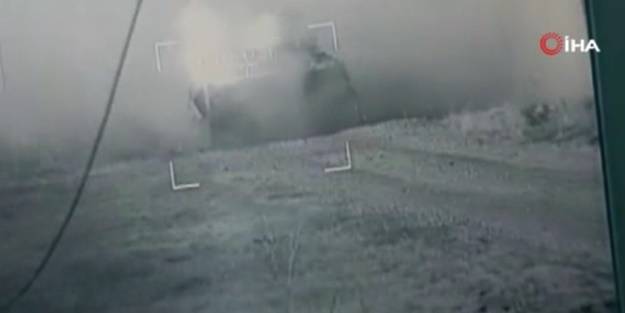 Azov Taburu görüntüleri paylaştı... Rus tankı böyle imha edildi