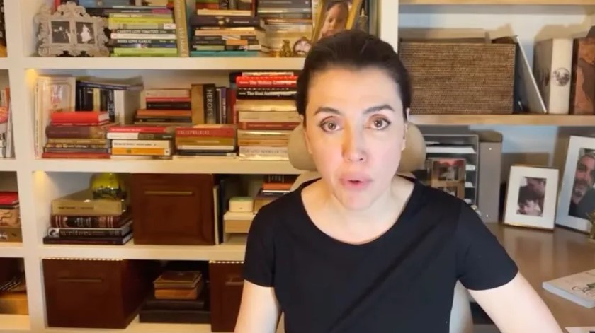 Azra Kohen yine saçmaladı! Komedi gibi özür açıklaması