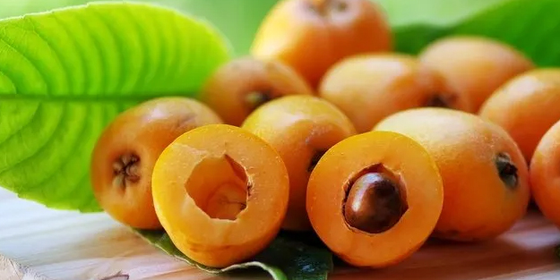 B vitamini depolarını adeta coşturuyor! Yoğurdun içine iki tane koyarsanız...