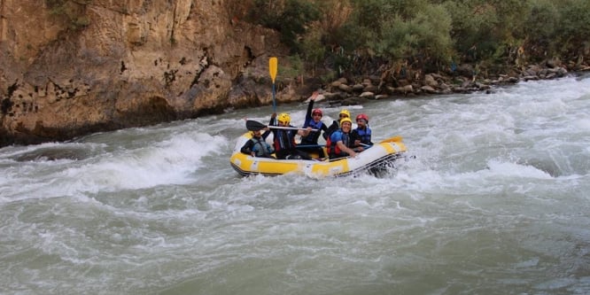 Zap Suyunda rafting heyecanı