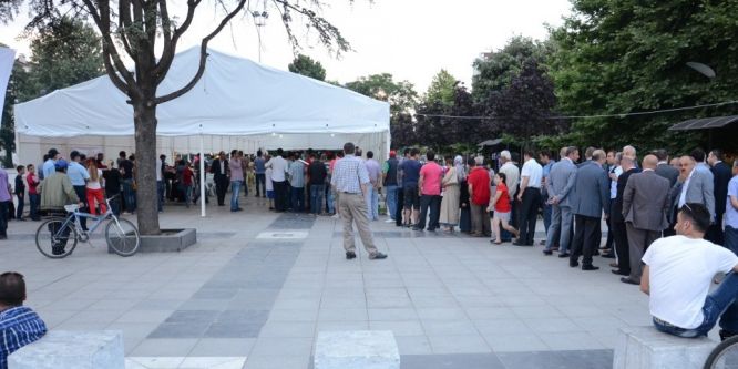 Bin 500 kişilik iftar çadırı kuruluyor