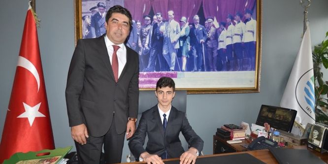 23 Nisan çocukları başkan koltuklarını devraldı