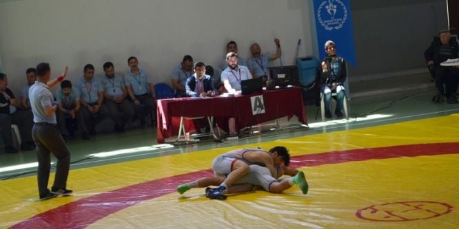 Didim’de güreş müsabakaları sona erdi