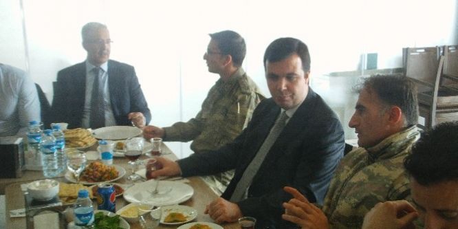 Vardar’ın onuruna hoşgeldin yemeği verildi