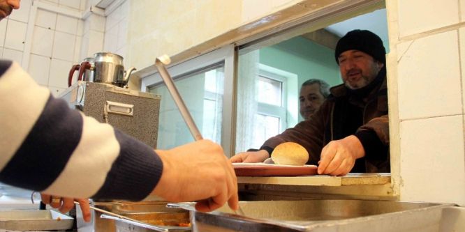 Büyükşehir’den kimsesizlere yardım eli