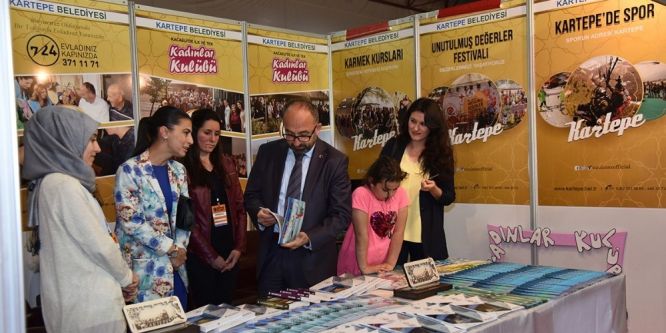 Kartepe Belediyesi Kitap Fuarını renklendirdi